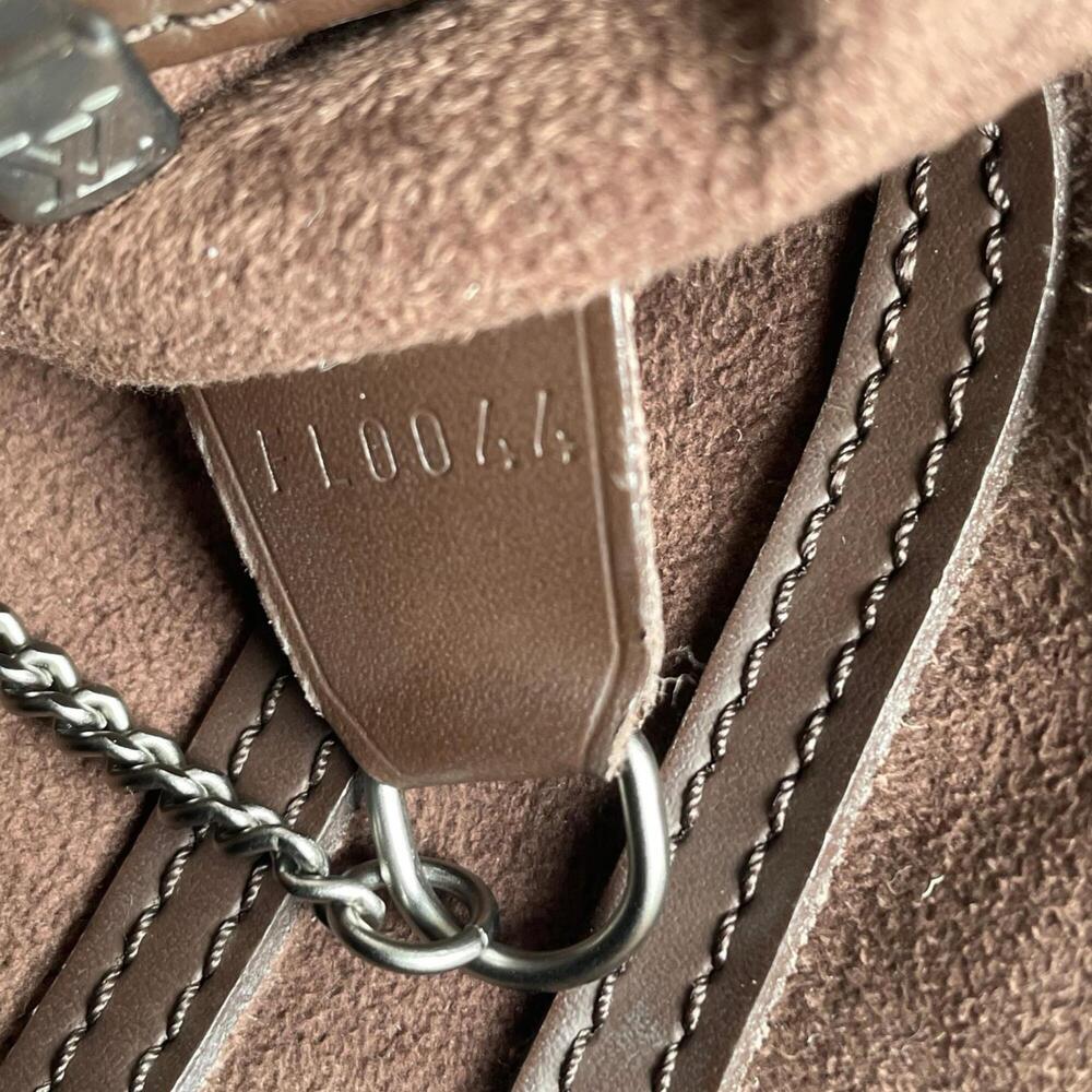 LOUIS VUITTON Brown Leather Tote Bag - Picture 15 of 16